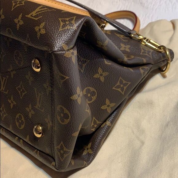 Authentic Louis Vuitton Pallas MM - Picture 7 of 8